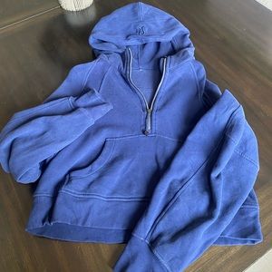 Navy LuLulemon Scuba half zip- size XS/S! Worn less than 5 times